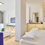 فندق Tropical Deluxe 4*