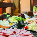 Tropical Deluxe فندق فتحية