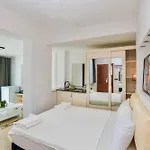 Tropical Deluxe فندق 4*