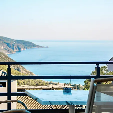 מלון Tropical Deluxe