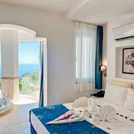 Tropical Deluxe מלון