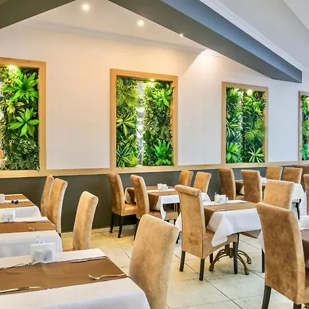 Hotell Tropical Deluxe 4*