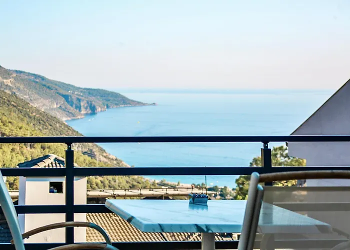 מלון Tropical Deluxe