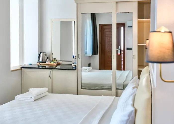 Tropical Deluxe 酒店 4*