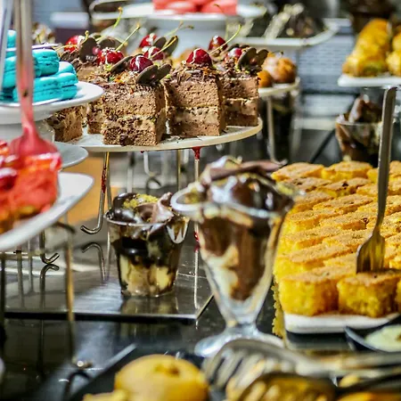 Отель Tropical Deluxe 4*