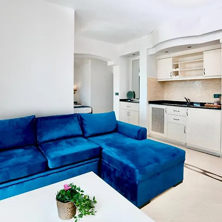 Tropical Deluxe Hotel 4*