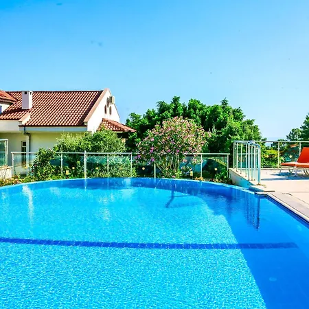 Tropical Deluxe Отель