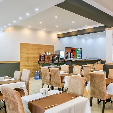 Tropical Deluxe Otel 4*