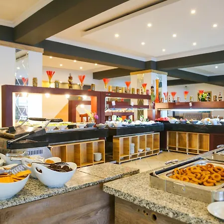 Tropical Deluxe Otel 4*