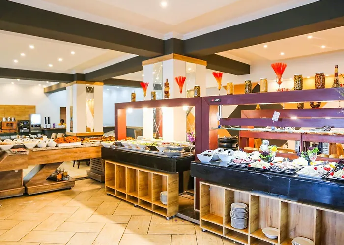 Tropical Deluxe Hotel