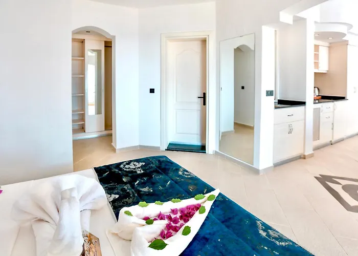 Tropical Deluxe Hotel 4*